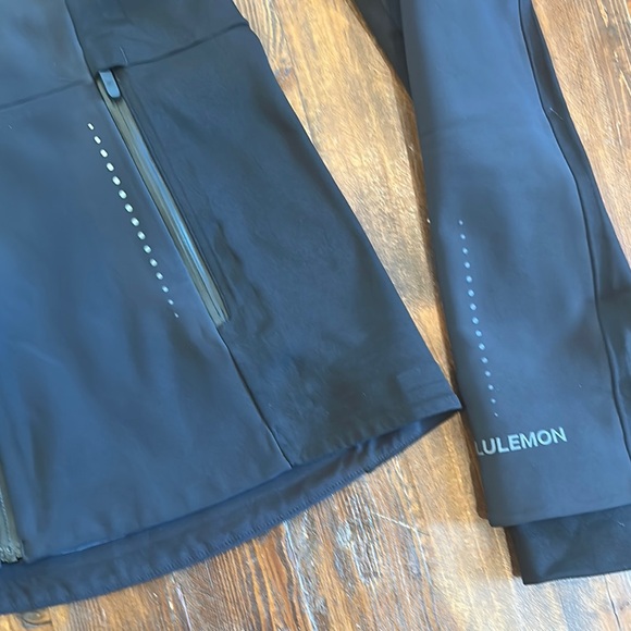 Lululemon Athletica Black Utility Jacket with High Collar - Picture 5 of 7